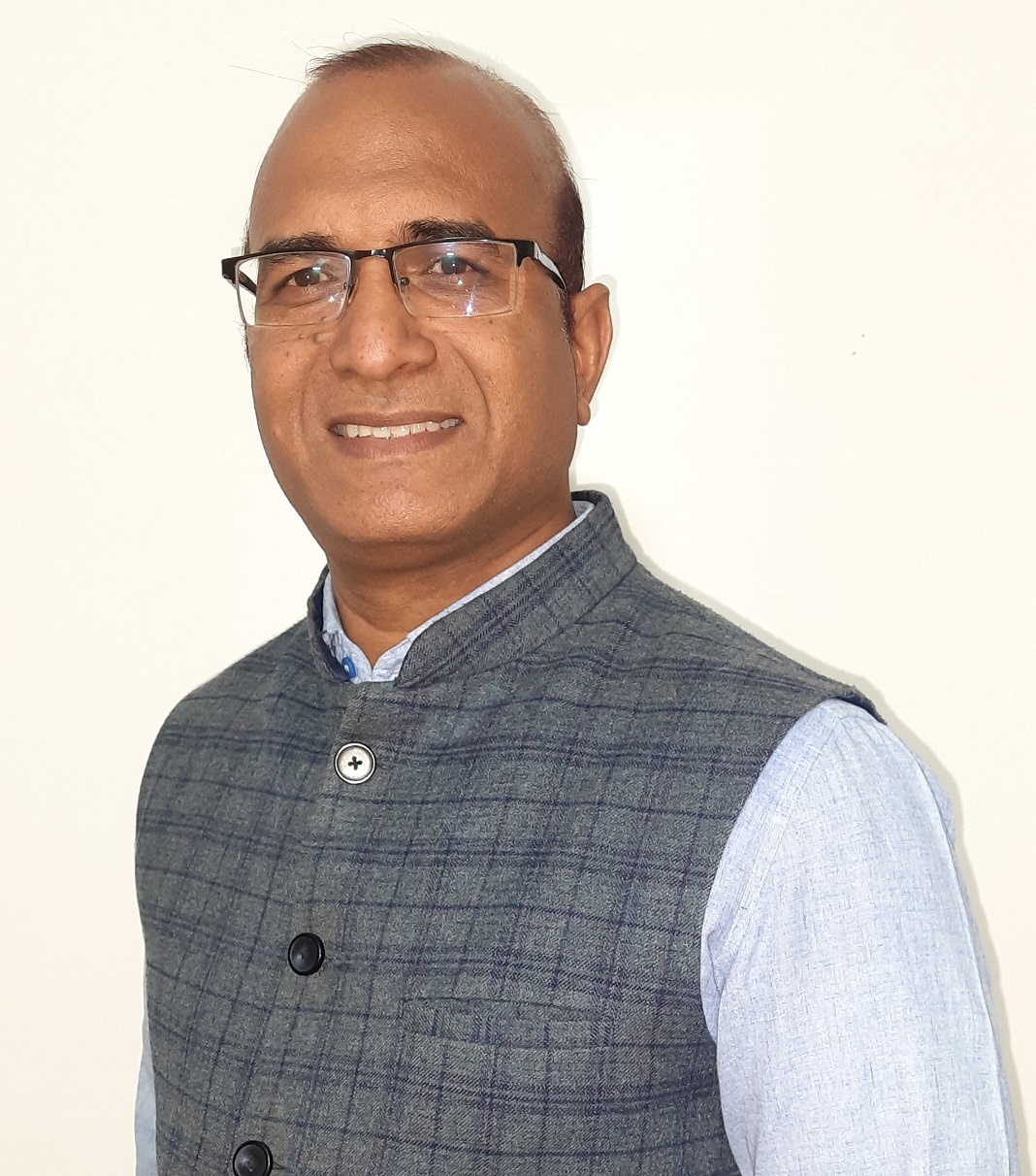 Dr. Rishi Raj Balwaria All Subjects Upto 8th Online Tutor in Vadodara